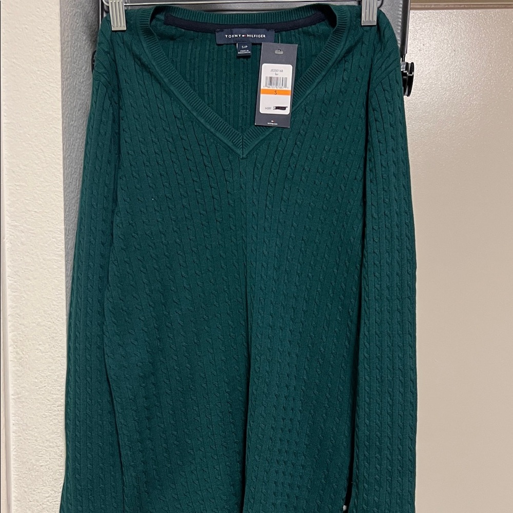Tommy Hilfiger Green Cable Knit V-Neck Sweater – Size Small – NWT